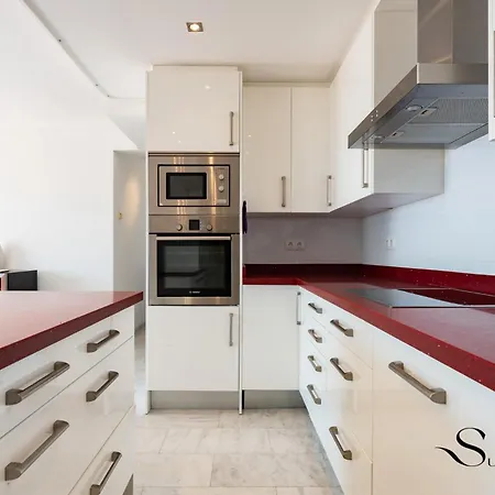 Magnificent 4br Oasis, Panoramic Terrace, Pool And Parking *