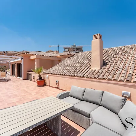 Magnificent 4br Oasis, Panoramic Terrace, Pool And Parking 아파트 *