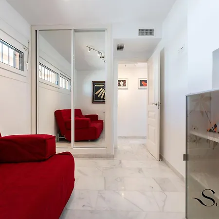 Magnificent 4br Oasis, Panoramic Terrace, Pool And Parking Apartment
