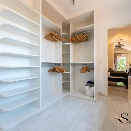 Magnificent 4br Oasis, Panoramic Terrace, Pool And Parking 아파트 *