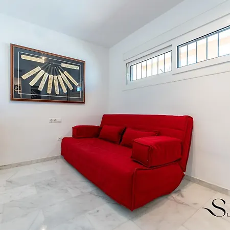 Magnificent 4br Oasis, Panoramic Terrace, Pool And Parking شقة توريمولينوس