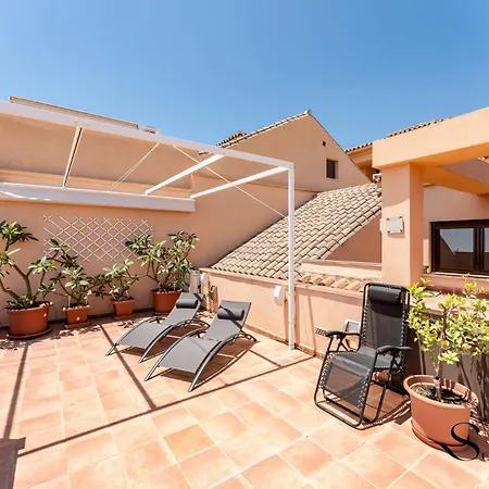 Magnificent 4br Oasis, Panoramic Terrace, Pool And Parking شقة