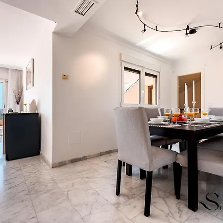 Magnificent 4br Oasis, Panoramic Terrace, Pool And Parking 토레몰리노스