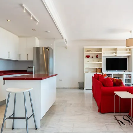 Magnificent 4br Oasis, Panoramic Terrace, Pool And Parking