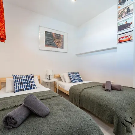 Magnificent 4br Oasis, Panoramic Terrace, Pool And Parking Appartamento *
