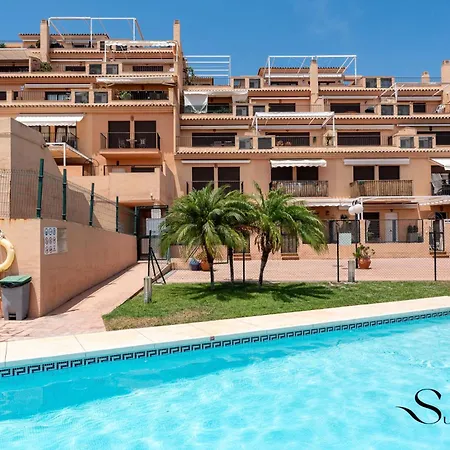 Magnificent 4br Oasis, Panoramic Terrace, Pool And Parking Appartamento Torremolinos